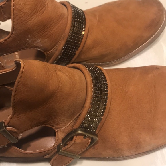 Gianni Bini cut Out Flat Leather Booties size 8.5 - Picture 1 of 6